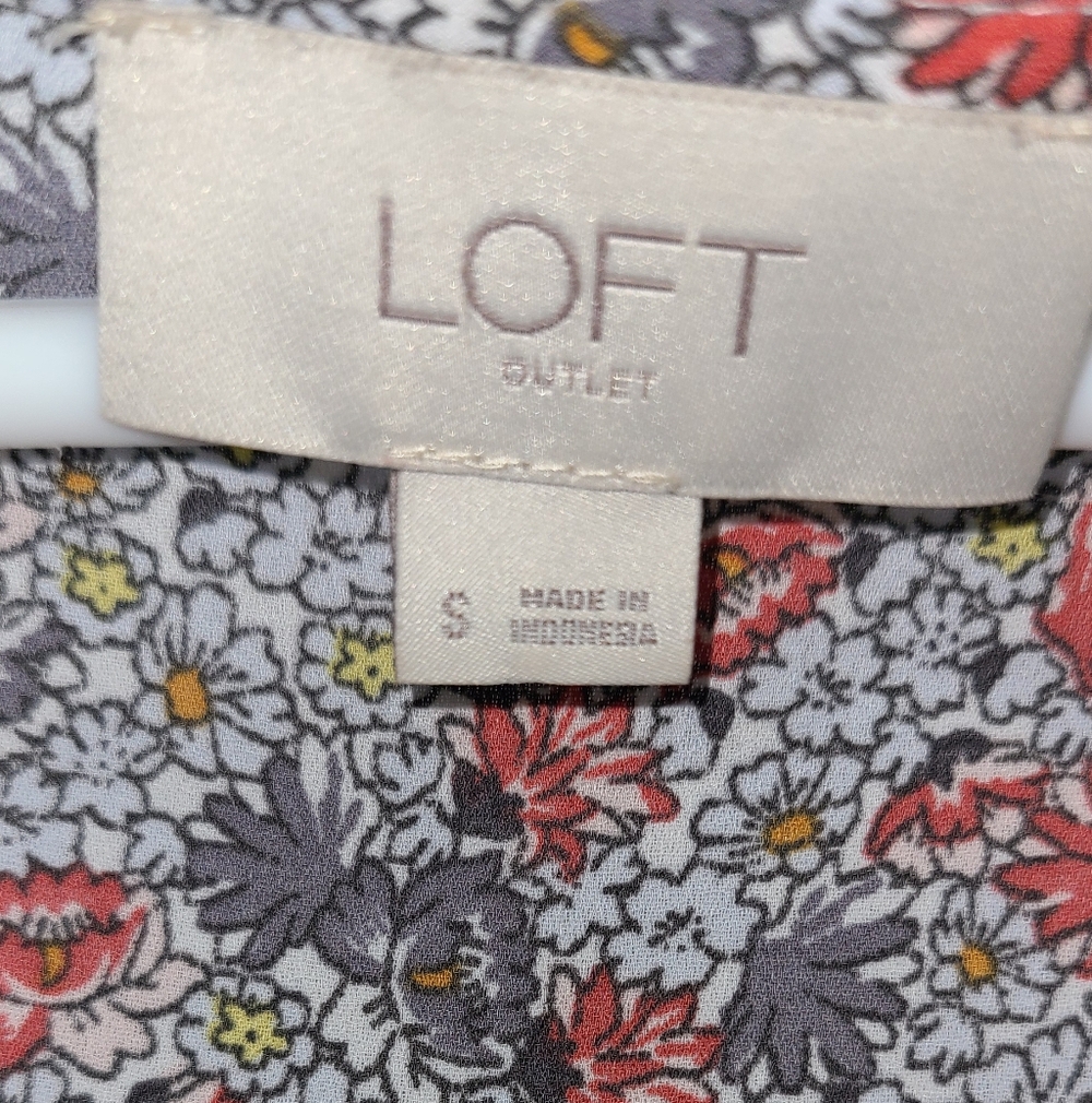 SOLD!! LOFT Floral Tank Top - Gray And Red - Picture 3 of 5